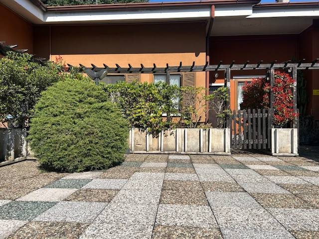 casa indipendente in vendita a Paderno Dugnano in zona Palazzolo Milanese