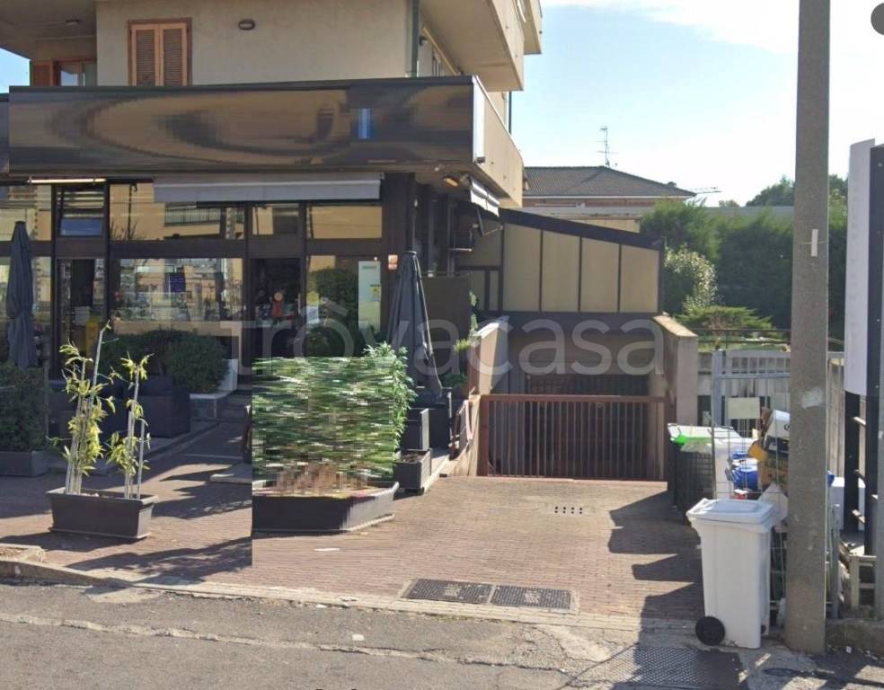 locale di sgombero in vendita a Paderno Dugnano