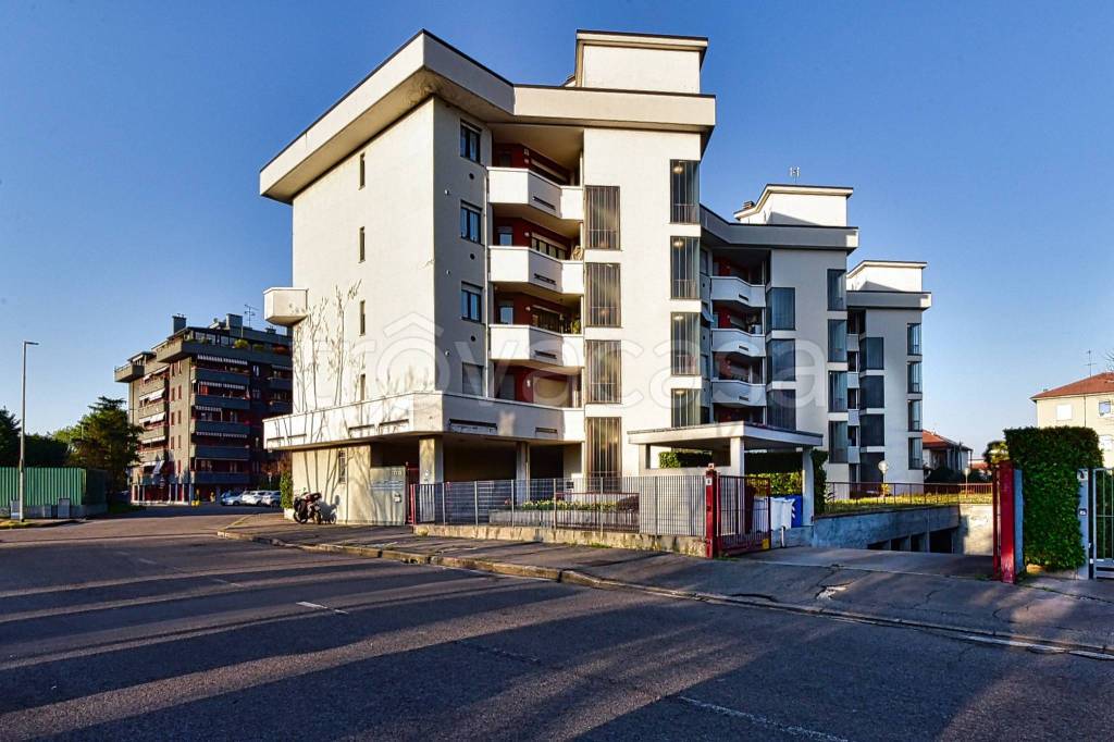 appartamento in vendita a Paderno Dugnano in zona Cassina Amata