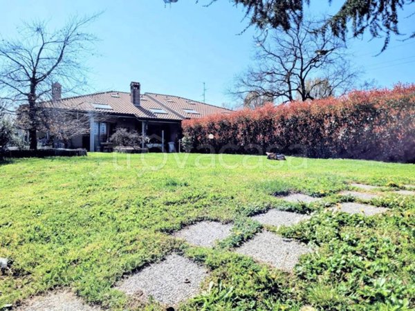 casa indipendente in vendita a Paderno Dugnano in zona Incirano