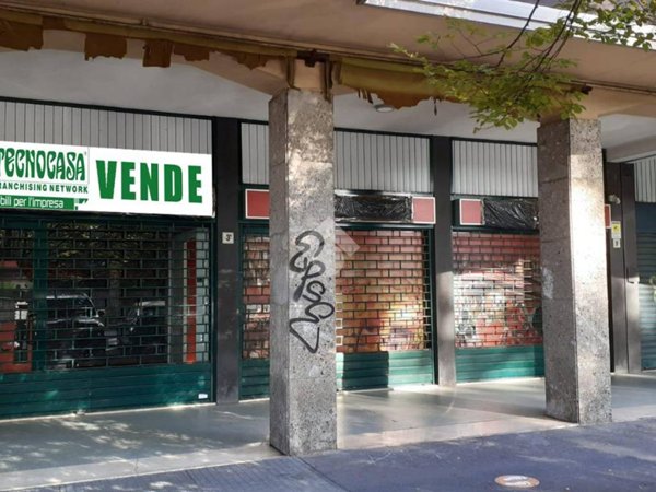 negozio in vendita a Paderno Dugnano in zona Palazzolo Milanese