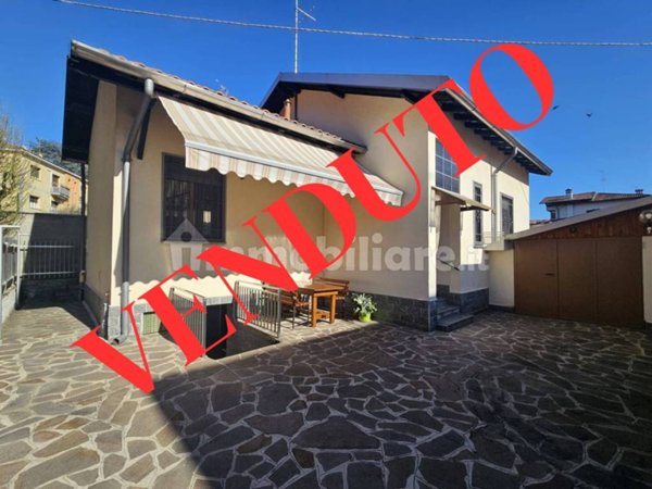 casa indipendente in vendita a Paderno Dugnano in zona Cassina Amata