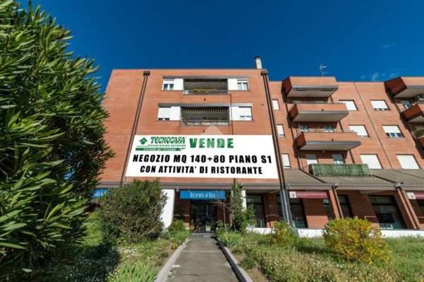 negozio in vendita a Paderno Dugnano