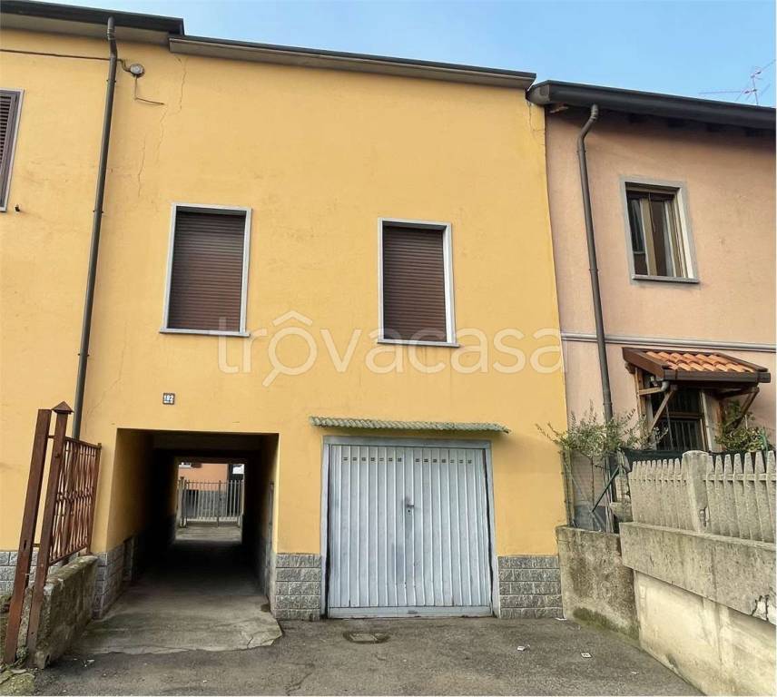 locale di sgombero in vendita a Paderno Dugnano