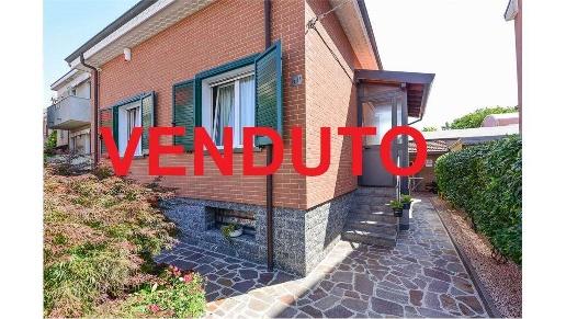 casa indipendente in vendita a Paderno Dugnano in zona Calderara