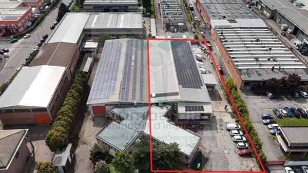 locale commerciale in vendita a Paderno Dugnano