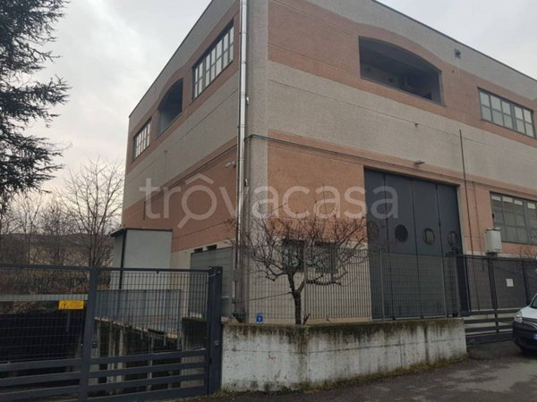 locale commerciale in vendita a Paderno Dugnano