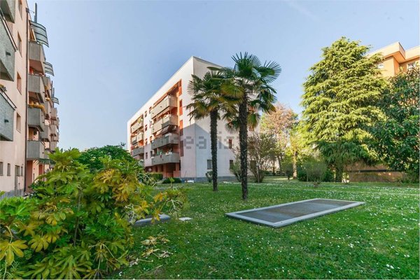 appartamento in vendita a Paderno Dugnano in zona Calderara