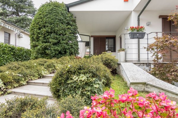 casa indipendente in vendita a Paderno Dugnano in zona Palazzolo Milanese