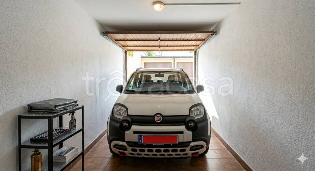 locale di sgombero in vendita a Paderno Dugnano
