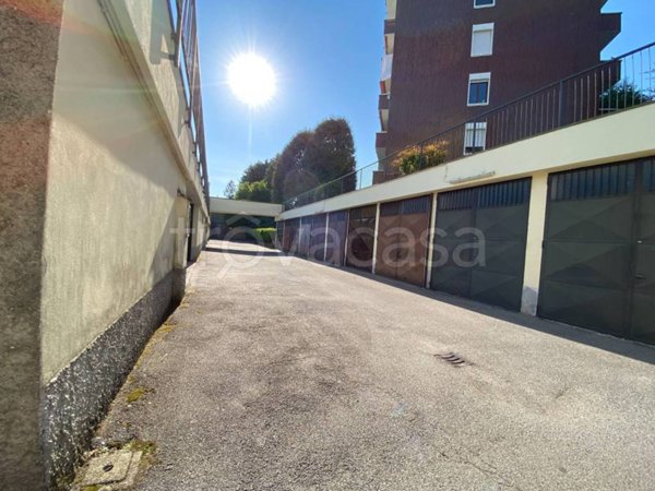locale di sgombero in vendita a Paderno Dugnano
