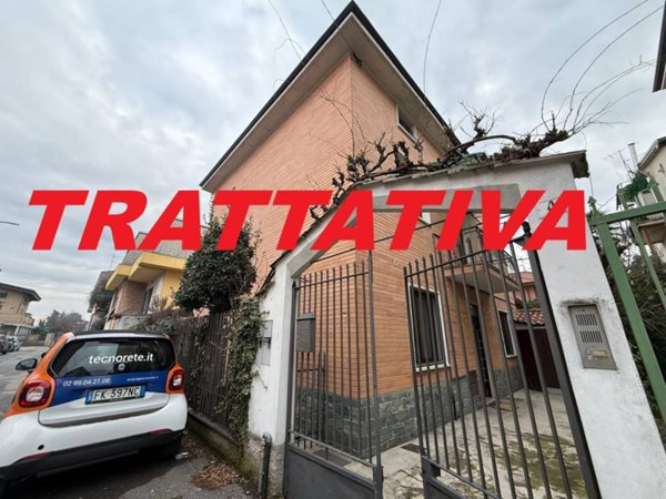 casa indipendente in vendita a Paderno Dugnano in zona Calderara