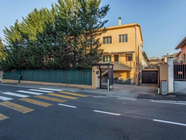 intera palazzina in vendita a Paderno Dugnano