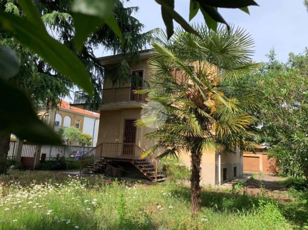 casa indipendente in vendita a Paderno Dugnano in zona Cassina Amata