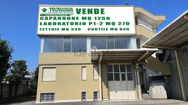 capannone in vendita a Paderno Dugnano