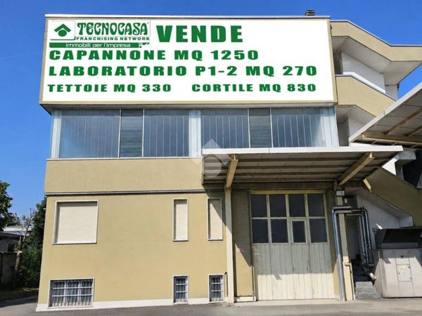 locale commerciale in vendita a Paderno Dugnano