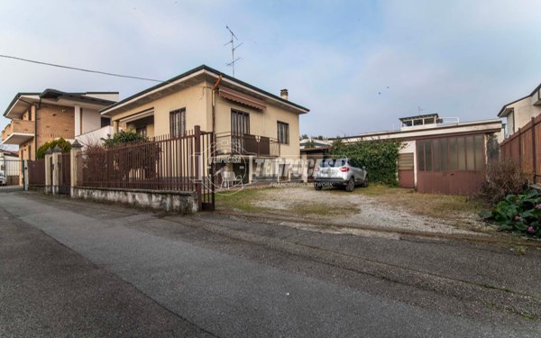 casa indipendente in vendita a Paderno Dugnano in zona Palazzolo Milanese
