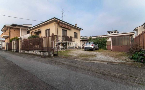 casa indipendente in vendita a Paderno Dugnano