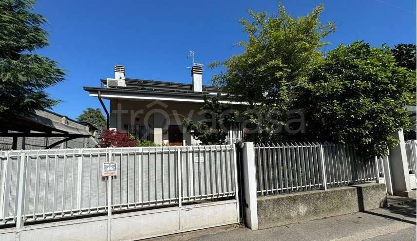 casa indipendente in vendita a Paderno Dugnano