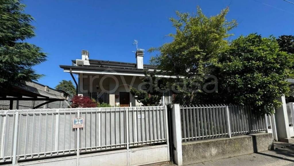 casa indipendente in vendita a Paderno Dugnano