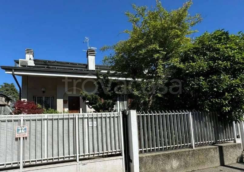 casa indipendente in vendita a Paderno Dugnano