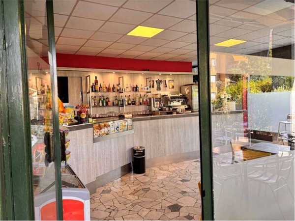 negozio in vendita a Paderno Dugnano in zona Palazzolo Milanese
