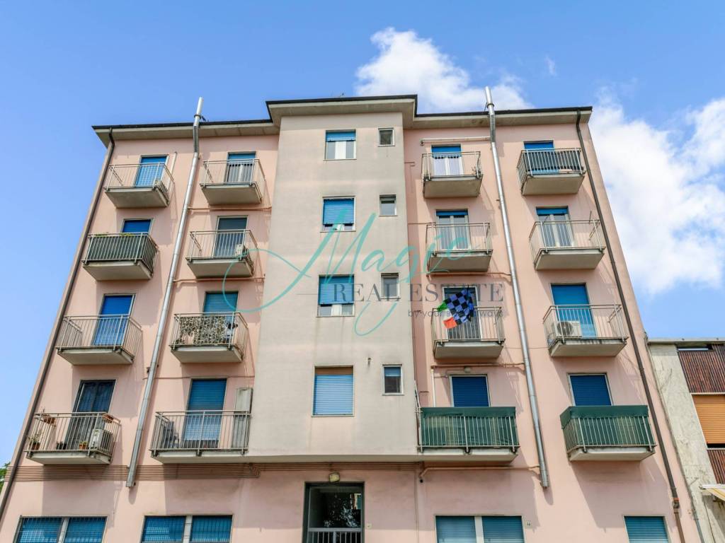appartamento in vendita a Paderno Dugnano in zona Calderara