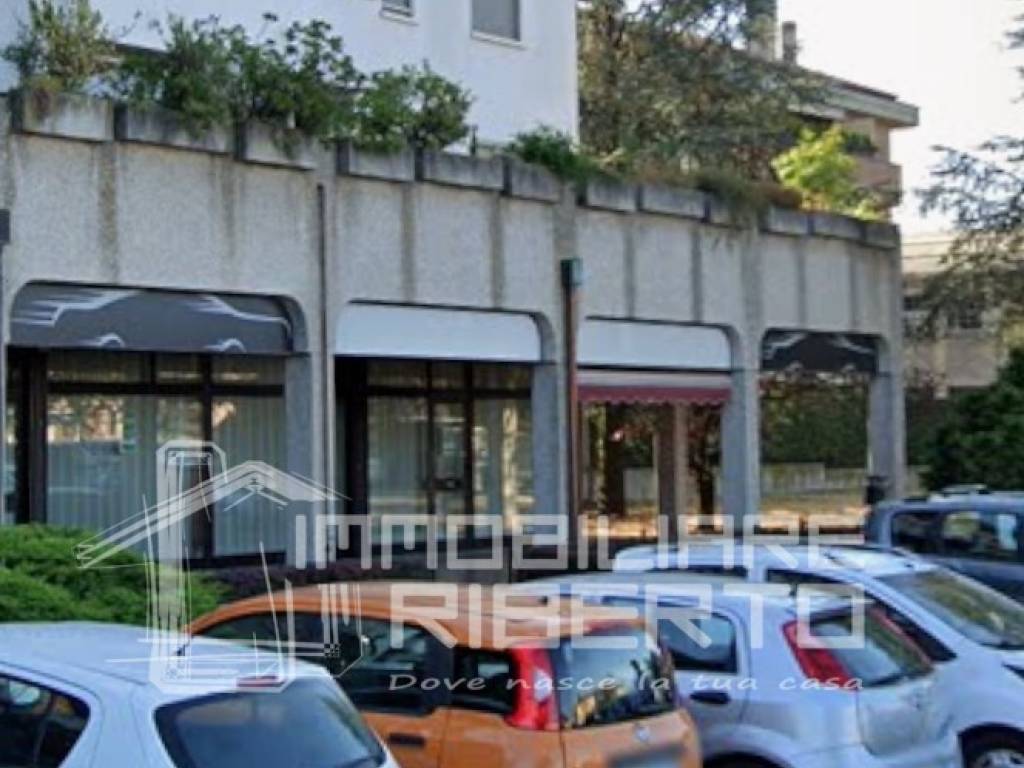 negozio in vendita a Paderno Dugnano
