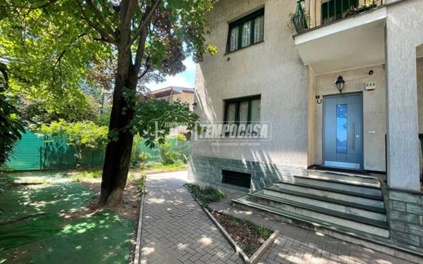 casa indipendente in vendita a Paderno Dugnano