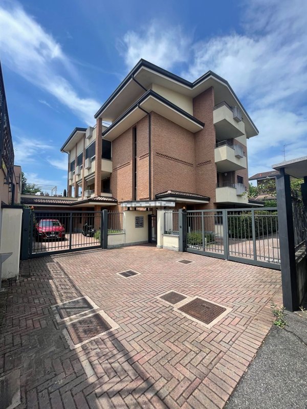 appartamento in vendita a Paderno Dugnano in zona Incirano