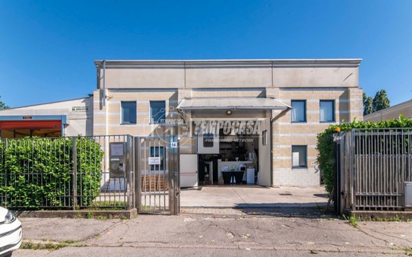 capannone in vendita a Paderno Dugnano in zona Cassina Amata