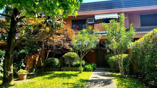 casa indipendente in vendita a Paderno Dugnano