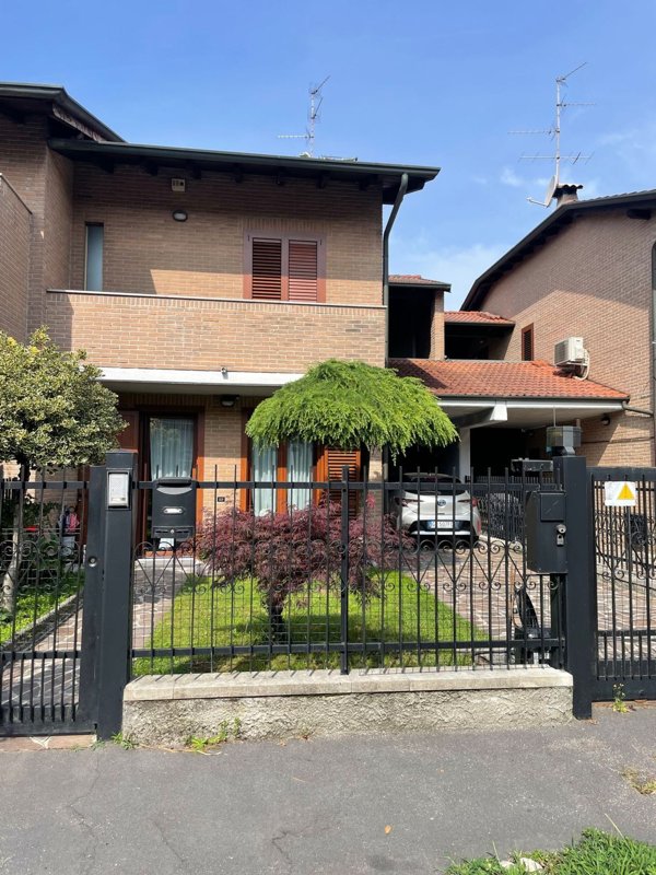 casa indipendente in vendita a Paderno Dugnano