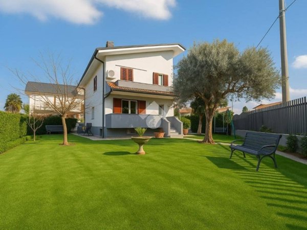 casa indipendente in vendita a Paderno Dugnano in zona Cassina Amata