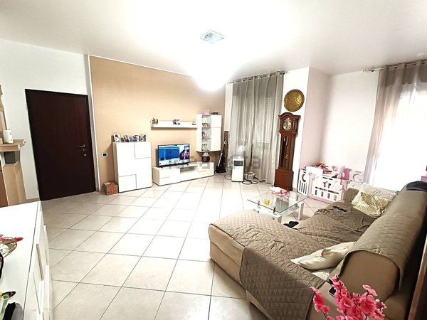 appartamento in vendita a Paderno Dugnano in zona Incirano
