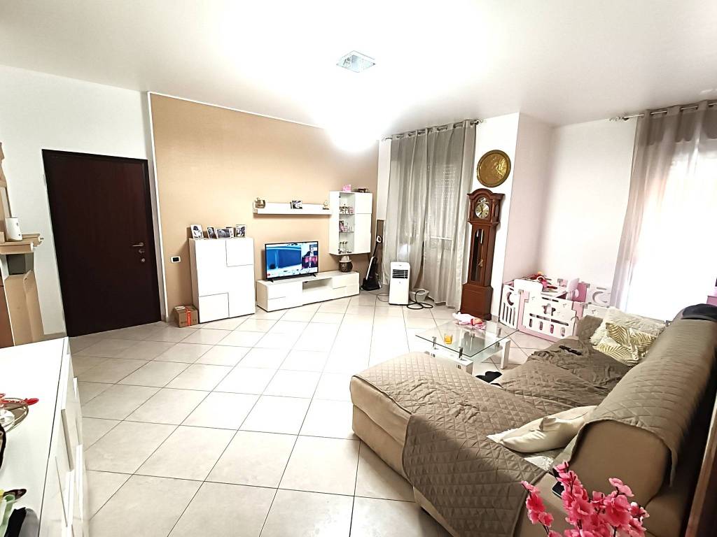 appartamento in vendita a Paderno Dugnano in zona Incirano