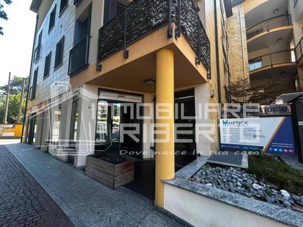 negozio in vendita a Paderno Dugnano