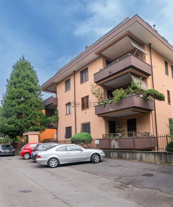 appartamento in vendita a Paderno Dugnano in zona Incirano