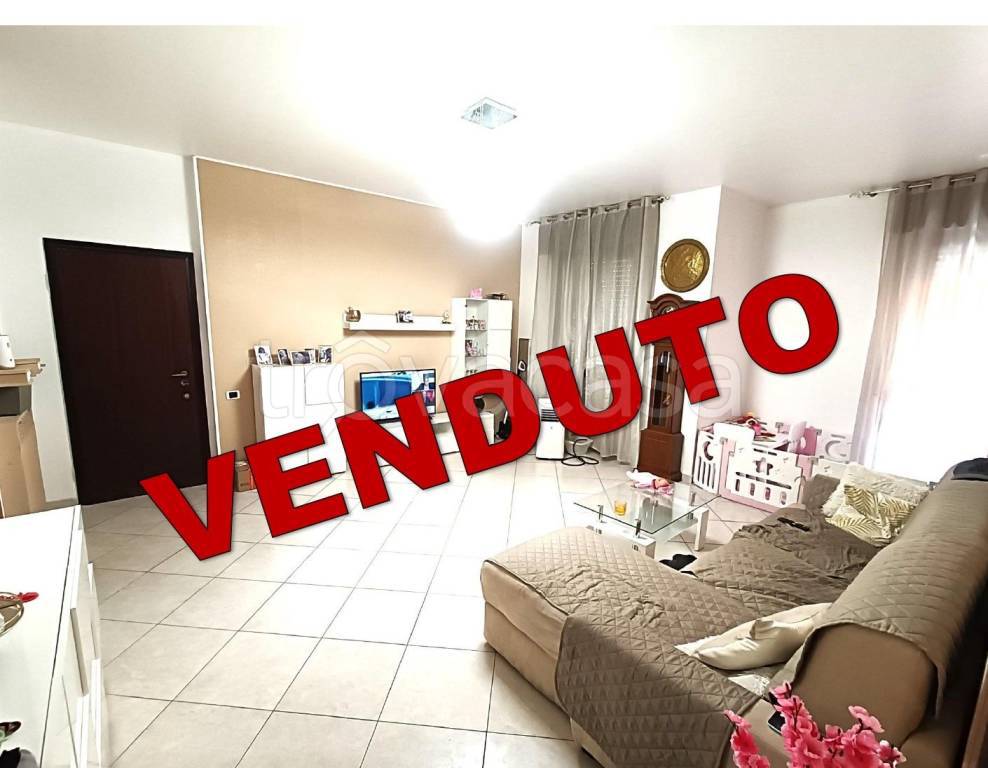 appartamento in vendita a Paderno Dugnano in zona Incirano