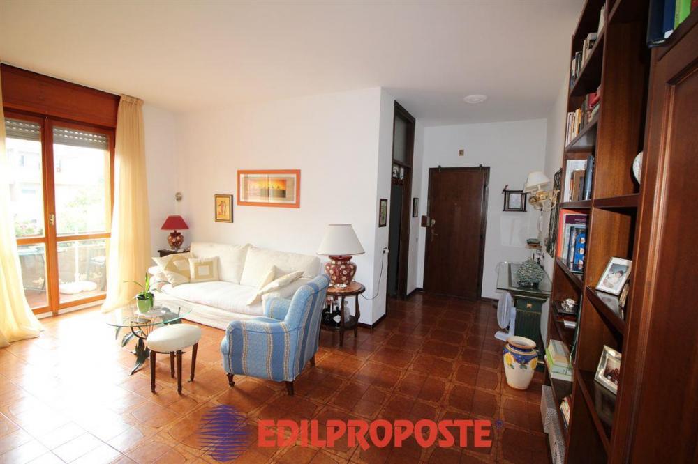 appartamento in vendita a Paderno Dugnano in zona Cassina Amata