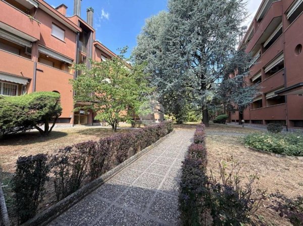 appartamento in vendita a Paderno Dugnano in zona Cassina Amata