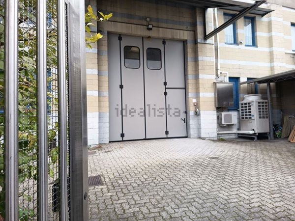 capannone in vendita a Paderno Dugnano in zona Cassina Amata