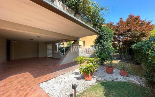 casa indipendente in vendita a Paderno Dugnano in zona Cassina Amata
