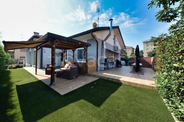 casa indipendente in vendita a Paderno Dugnano in zona Incirano