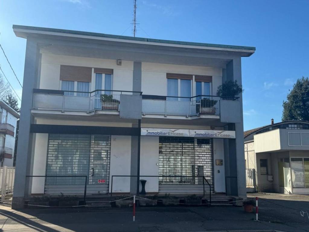 intera palazzina in vendita a Paderno Dugnano in zona Palazzolo Milanese