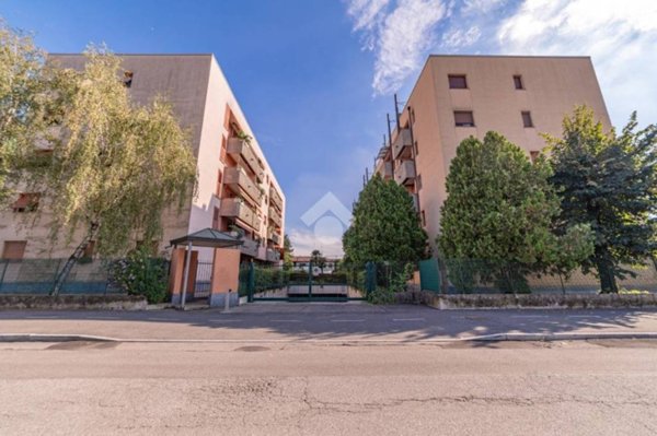 appartamento in vendita a Paderno Dugnano in zona Calderara