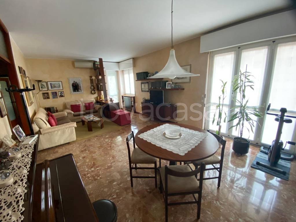appartamento in vendita a Paderno Dugnano in zona Palazzolo Milanese