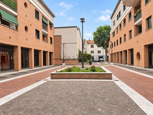 ufficio in vendita a Paderno Dugnano