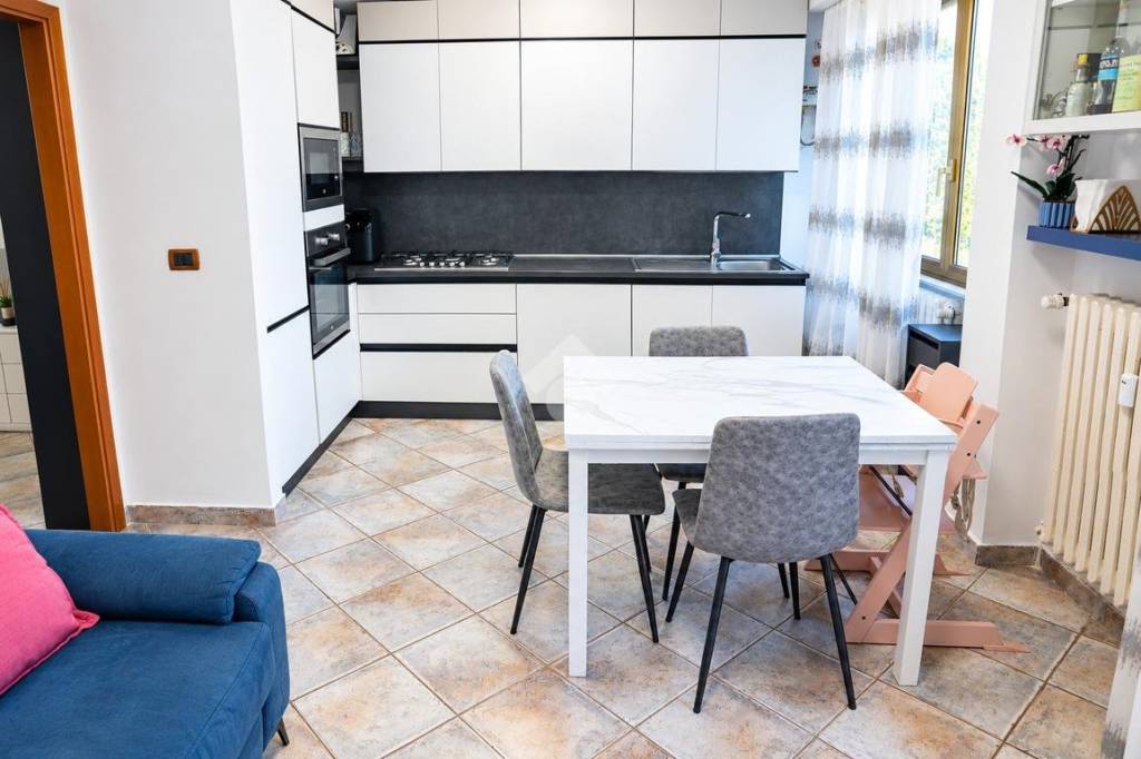 appartamento in vendita a Paderno Dugnano in zona Palazzolo Milanese