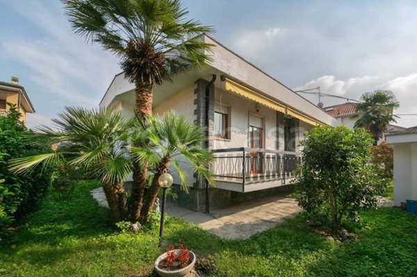 casa indipendente in vendita a Paderno Dugnano in zona Cassina Amata